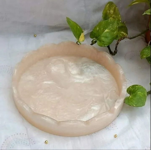Plateau et plateau de service en résine faits à la main de luxe, design rond poli, moderne, de haute qualité, pour les fêtes, best-seller - Product Image 2