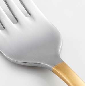 Ensemble de couverts élégants en acier inoxydable avec poignée dorée, compatibles lave-vaisselle, pour mariage et usage de table - Product Image 4