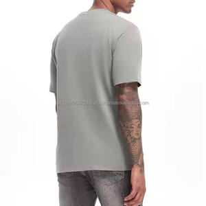 T-shirt de sport personnalisé pour homme, de haute qualité, col rond uni et manches courtes, impression sérigraphique sur tissu tricoté - Product Image 3