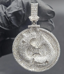 Collier Hip Hop Premium Iced Out avec pendentif rond en moissanite argentée, effet diamant, serti pavé, pour hommes et femmes - Product Image 1