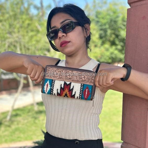 Western main usiné cuir selle couverture fermeture éclair portefeuille en cuir véritable femmes pochette main sculpture cuir portefeuilles cadeau pour elle - Product Image 2