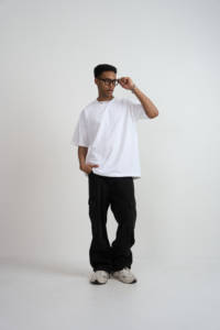 Camiseta Oversize de Algodón 100% Tejido de 300 GSM, Hecha en Tailandia, de Primera Calidad, Corte Holgado, Estilo Urbano - Product Image 2