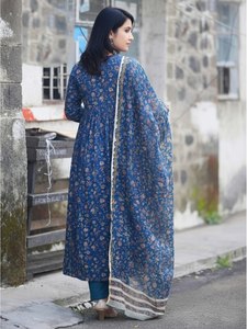 Traditional Blue Floral Printed Cotton <b>Kurta</b> Set With Dupatta Loose Fit Floor-Length Casual Wear <b>For</b> <b>Women</b> India Pakistan Style - Product Image 3