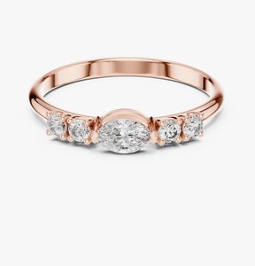Anillo de Compromiso de Oro Amarillo de 9K con Diamante Cultivado en Laboratorio de Corte Marquesa de 1.20CT y Piedras Laterales Redondas, Joyería Nupcial Personalizada al por Mayor - Product Image 3
