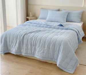 Ensemble de couette matelassée bleu clair, hypoallergénique, lavable en machine, garnissage en polyester respirant, housse de couette d'hiver, taille Queen - Product Image 2