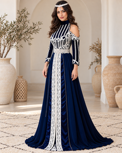 <span class=keywords><strong>Caftan</strong></span> marocain élégant bleu marine avec broderie <span class=keywords><strong>argentée</strong></span>, manches épaules dénudées et <span class=keywords><strong>ceinture</strong></span> ornée pour occasions festives - Product Image 1