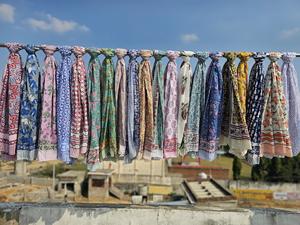 Pareo de Algodón con Estampado Floral Hecho a Mano, Pañuelo de Playa Boho, Cubrebaño Ligero para Verano, Pañuelo para Mujer al por Mayor - Product Image 2