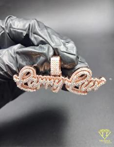 จี้เพชรโมอิสซาไนต์แบบ Iced Out สลักชื่อ สร้อยคอฮิปฮอปสีโรสโกลด์ ของขวัญเครื่องประดับแบบสั่งทำพิเศษ - Product Image 2