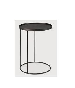 Mesa Auxiliar Glamorosa de Metal Dorado que Realza Interiores Elegantes con Textura Pulida y Presencia Impresionante - Product Image 1