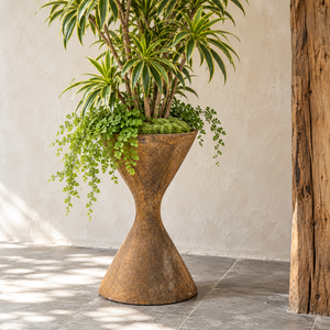 Pot de fleurs Japandi Wabi Sabi en sable ombré marbré brut, style zen minimaliste, surface composite organique et irrégulière, pour couple - Product Image 2
