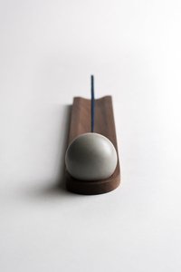 Porta Incienso Clásico Hecho a Mano con Madera de Acacia Ecológica - Product Image 5