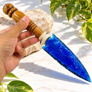 Dague en verre d'obsidienne bleue de 10 pouces, couteau taillé à la main avec manche en bois rainuré, athame cérémoniel, cadeau de décoration d'autel - Product Image 4