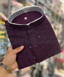 Kurta Larga de Rayón para Hombre con Lentejuelas Chikankari – Ropa Étnica Tradicional India para Bodas y Festivales - Product Image 2