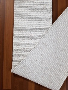 Alfombra de Lana Hecha a Mano – Alfombra Larga y Estrecha para Pasillo, Color Marfil, Estilo Moderno y Minimalista - Product Image 3