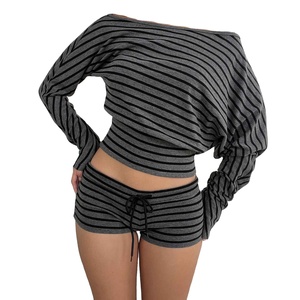 Shorts décontractés pour femmes, coupe ample et évasée, silhouette décontractée, confort aérien, protection contre la chaleur estivale, vêtements d'extérieur élégants - Product Image 1