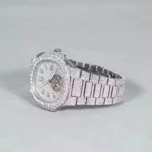 Montre à quartz analogique de luxe pour hommes, entièrement en cristal argenté, affichage de la date, montre-bracelet habillée - Product Image 3