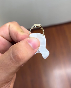 แหวนหมั้นเพชรรูปไข่สีเหลืองเพาะเลี้ยง 14 กะรัต 2.00 กะรัต ความสะอาดระดับ VVS-VS ดีไซน์แบบชาติพันธุ์ ขอบเพชรแบบ Bezel Setting รับรองโดย IGI - Product Image 5