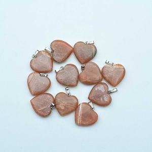 10mm 15mm 20mm piedra lunar de melocotón Natural forma de corazón hermoso diseño colgante de piedras preciosas con cierre de plata regalo perfecto para ella - Product Image 3