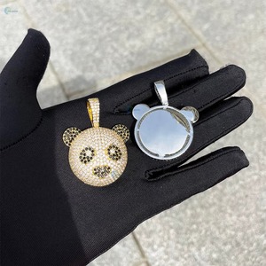 Colgante de Personaje de Dibujos Animados con Piedras de Moissanita, Plata de Ley 925, Chapado en Oro de 18K, Amuleto de Lujo para Joyería Masculina - Product Image 4