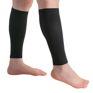 Calentadores de Piernas Tejidos para Mujer, Color Negro Sólido, Grosor Medio, para Uso Diario, Material de Spandex y Poliéster - Product Image 3