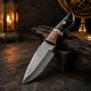 Cuchillo Artesanal de Acero de Damasco con Hoja de Punta Caída, Mango de Madera y Funda de Cuero, para Caza y Actividades al Aire Libre, Hoja Fija de 8 Pulgadas, Estilo Industrial - Product Image 4