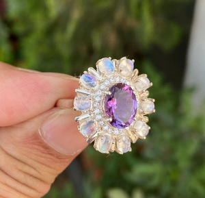 Bague de fiançailles en améthyste, argent sterling, halo de pierre de lune, design floral, bijou pierre de naissance de février - Product Image 1