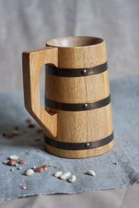 Mug à café en bois naturel, fait main, réutilisable, idéal pour le thé, l'eau, le jus et la bière, disponible à prix compétitif. - Product Image 4
