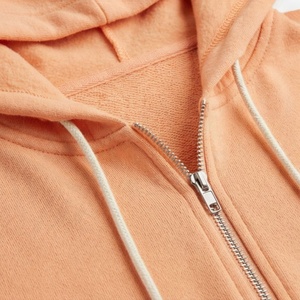 Ensemble 2 pièces en polaire pour femmes, avec short à capuche, couleur unie, coupe ample, vêtements de sport décontractés, longueur au-dessus du genou, manches longues, fermeture éclair sur le devant - Product Image 4