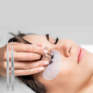 Juego de Pinzas para Pestañas de Acero Inoxidable con Acabado Espejo, 3 Piezas, para Uso en Salones de Belleza - Product Image 5