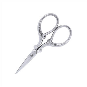 Nouvelles Ciseaux Fantaisie à Broderie Ananas avec Manche en Acier et Lame en Acier Inoxydable à Pointe Affûtée pour la Coupe des Cuticules - Product Image 1