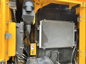Vente flash : Excavatrice 150X LC avec hydraulique haute performance, moteur diesel 100 CV, prête à être expédiée - Product Image 4