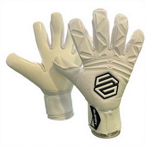 Guantes de Portero Profesionales Ajustables para Exteriores, Látex Alemán de 4mm con Corte Negativo y Cierre de Velcro - Product Image 1