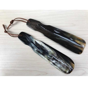 Chausse-pied court en corne de buffle polie, fait main, écologique, moderne, objet d'art de collection, d'Inde - Product Image 1