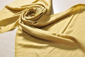 Bufanda y chal de cachemira de lana fina premium, tejido jacquard con diseño tibetano. - Product Image 3