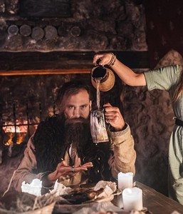Jarra de Cuerno Vikinga Hecha a Mano, Taza de Cerveza de Cuerno de Buey Natural de Primera Calidad, Artículo de Regalo Único Hecho a Mano, Decorativo - Product Image 2