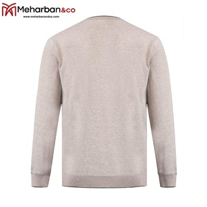 La <span class=keywords><strong>felpa</strong></span> <span class=keywords><strong>in</strong></span> maglia da uomo viene fornita <span class=keywords><strong>con</strong></span> un girocollo, orlo a coste e polsini <span class=keywords><strong>con</strong></span> maniche mentre i polsini e la <span class=keywords><strong>vita</strong></span> elasticizzati a coste - Product Image 2