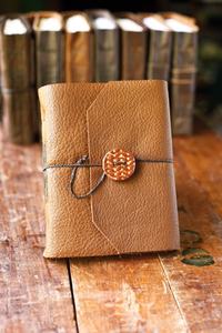 Diario de Cuero Genuino Rústico para Escritura Inspirada - Product Image 3