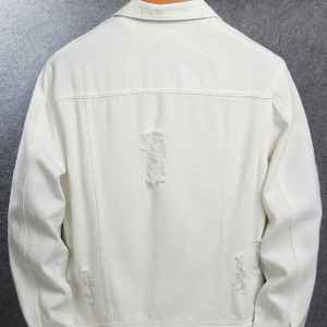 Veste en jean vintage tendance pour homme, déchirée, avec boutons décoratifs et poches délavées, vente en gros - Product Image 5