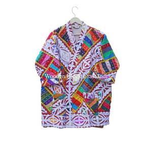 Robe kimono vintage et confortable en tissu ajouré, faite à la main avec patchwork et broderie, style ethnique bohème pour femme, pièce unique. - Product Image 6