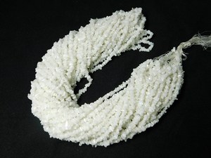 Cuentas de Piedra Lunar Blanca Natural en Forma de Virutas, Sueltas, de 4-5mm, Forma Irregular, para Fabricación de Joyería, Venta al por Mayor, Lakshya Enterprises - Product Image 2