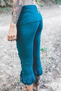 Leggings acampanados de viscosa con diseño cruzado, estilo bohemio para festivales, pantalones acampanados elásticos y cómodos para mujer, para yoga, baile y uso casual. - Product Image 3