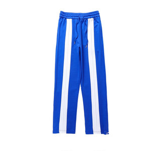 Pantalon évasé léger et confortable, idéal pour les tenues décontractées quotidiennes et les looks modernes de style streetwear. - Product Image 1