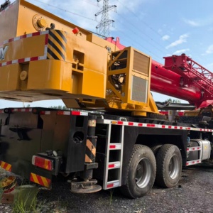 Grue sur camion hydraulique SANY STC500E5 de 50 tonnes, d'occasion, haute efficacité, modèle 2021, pour travaux de ponts et infrastructures - Product Image 4