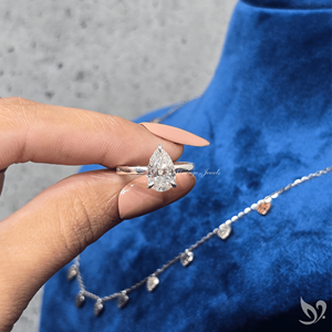 Anillo de Compromiso con Diamante Cultivado en Laboratorio, Corte Pera, 2CT, Certificado por IGI |   Anillo solitario de oro macizo de 10 quilates con halo oculto - Product Image 4