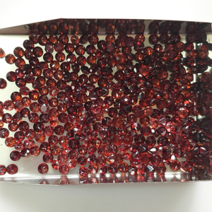 โกเมนสีแดงธรรมชาติ 3 มม. ทรงกลมเจียระไนแบบบริลเลียนท์ คุณภาพดีที่สุด พลอยเม็ดเดี่ยวสำหรับทำเครื่องประดับ - Product Image 3