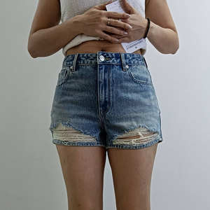 กางเกงขาสั้นผ้ายีนส์เอวต่ำเซ็กซี่สำหรับผู้หญิง กางเกงขาสั้นยีนส์ยืดเข้ารูปสำหรับงานปาร์ตี้ วันหยุด และแฟชั่นแนวสตรีท - Product Image 5