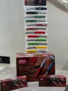 ชุดมีดหั่นผัก Anax Jojo 12 ชิ้น ขนาด 4-5.9 นิ้ว ใบมีดสแตนเลสเคลือบสารกันติด ทนทาน คมพิเศษ ดีไซน์ทันสมัย - Product Image 3