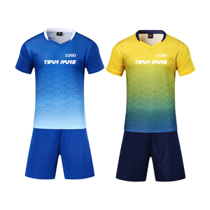 Ventes en gros de maillots et shorts de football pour adultes, manches courtes, 100% polyester, séchage rapide, été, taille XL, unisexe - Product Image 1