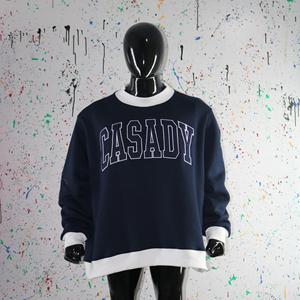 Sweat-shirt à col montant CASADY BLUE 100% bleu marine avec broderie appliquée, col large, URBAN PRODUCTIONS - Product Image 2