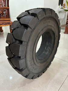 Neumático Sólido para Montacargas KUMA KF502 de 8, 9, 10 y 12 Pulgadas, Caucho Duradero Superior para Uso Industrial en Asia y África - Product Image 1